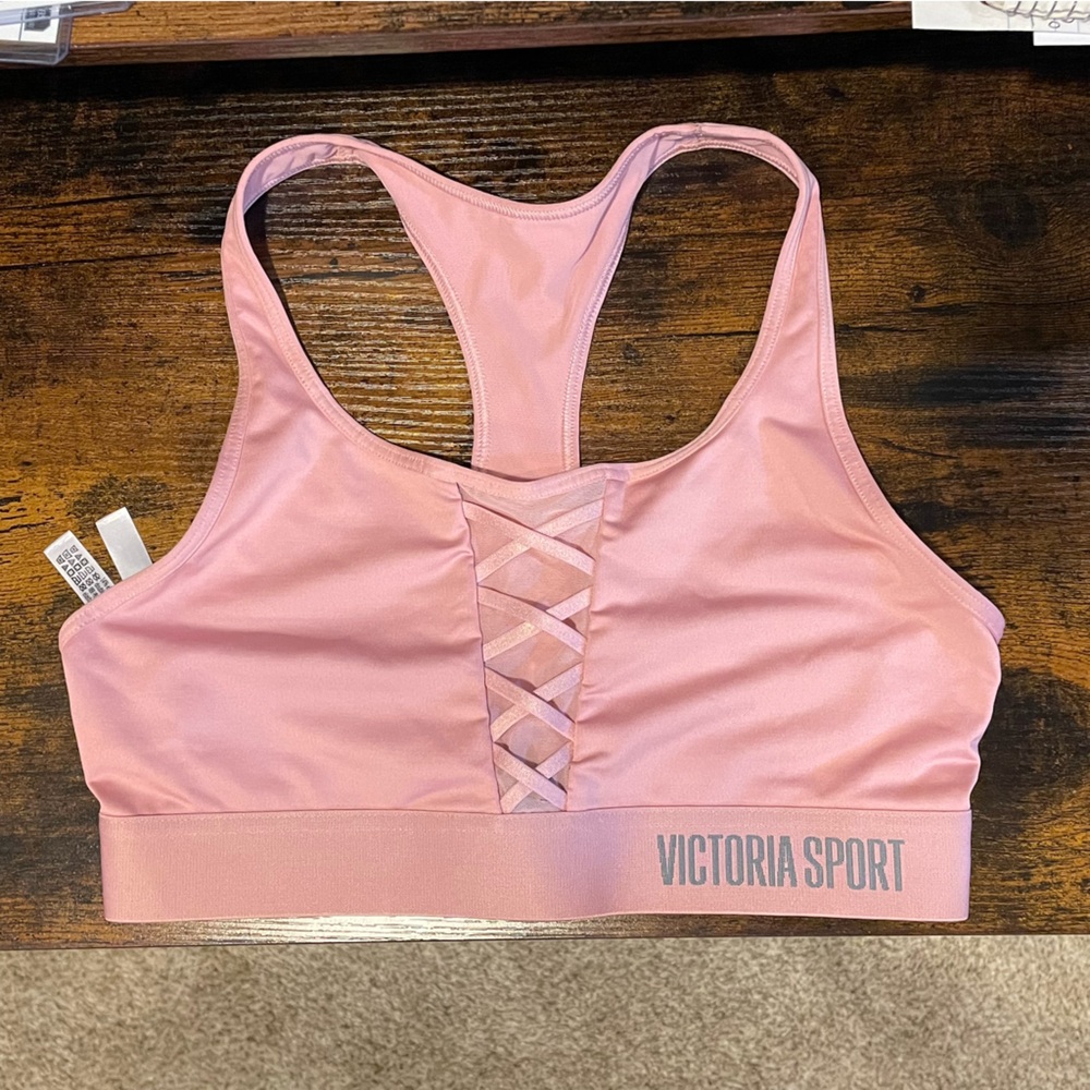 NWT Victoria’s Secret sports bra - medium